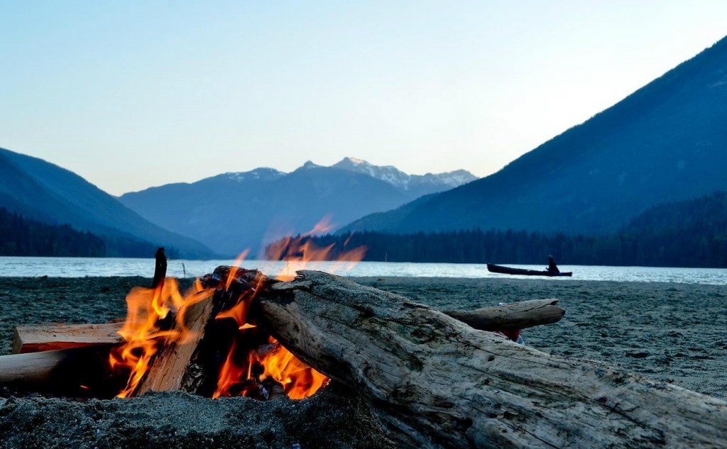 Kokanee Chalets- Motel- RV Park - Campground - Fire on the Beach-9f4f92b85056a36.png